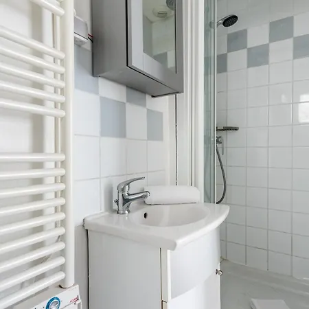 Apartment Loft Magenta Blue Paris