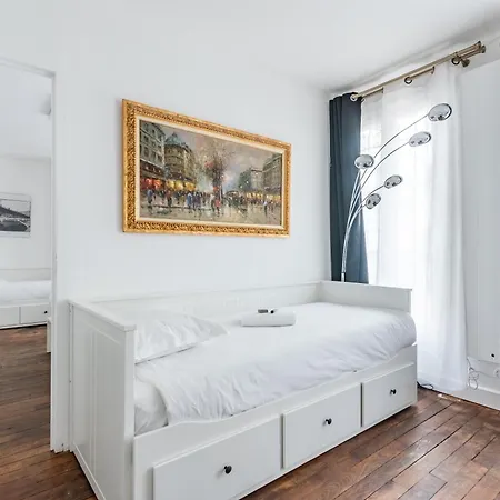 Loft Magenta Blue * Paris