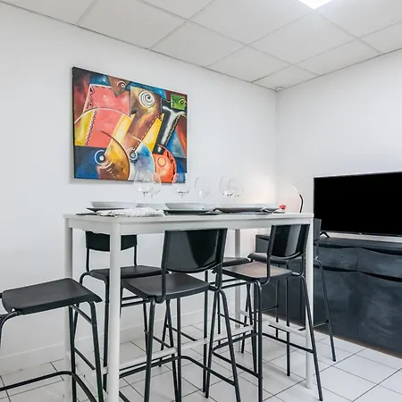 Apartment Loft Magenta Blue *