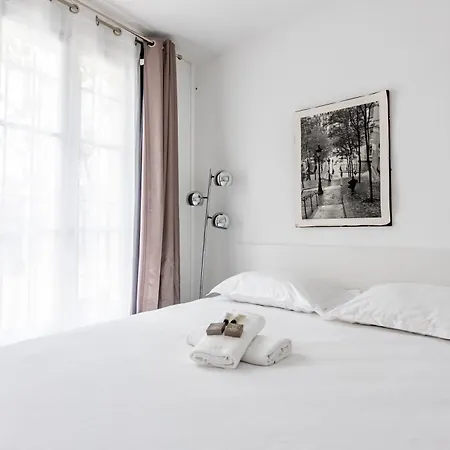 Loft Magenta Blue * Paris
