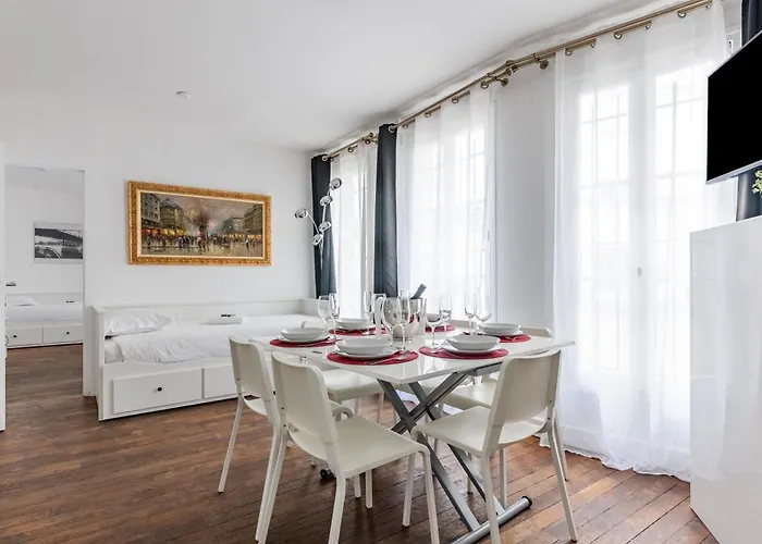 Loft Magenta Blue * Paris